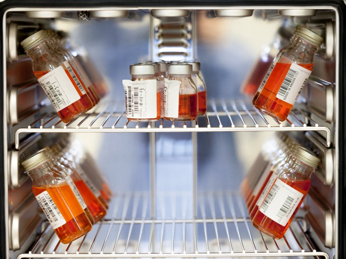 Förvaring av donerade hornhinnor.